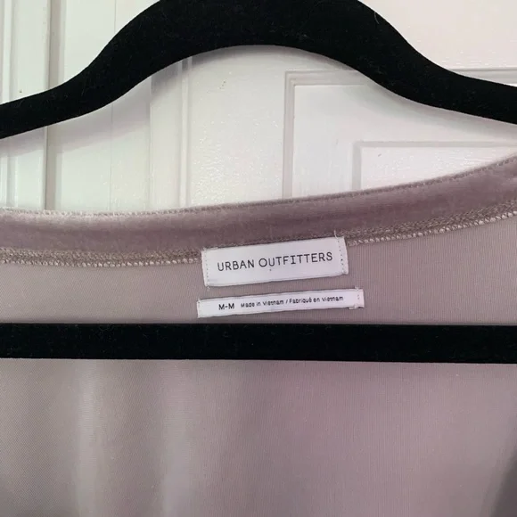 Urban outfitters velvet cropped wraparound blouse gray - Picture 2 of 6